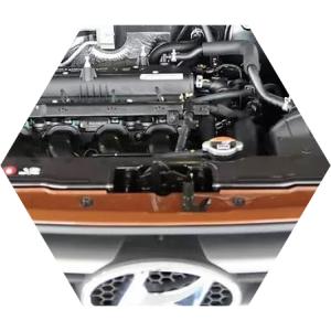 открытый капот на Хендае