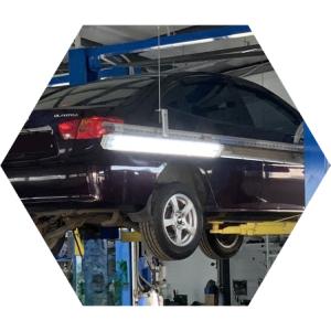 Хендай Элантра в процессе замены тросов ручника