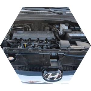 открытый капот на Хендае