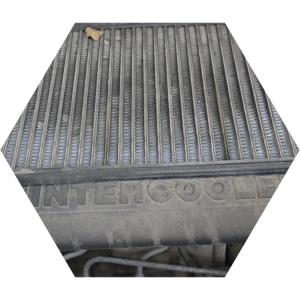 радиатор сверху двигателя