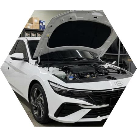 Hyundai Avante в автосервисе на обслуживании